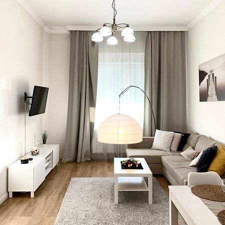 Alfoeldi Palace Apartman Дебрецен Екстер'єр фото